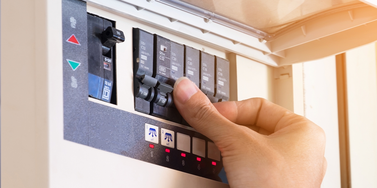 Understanding Your Home’s Electrical Panel: Breakers, Fuses and Safety Tips